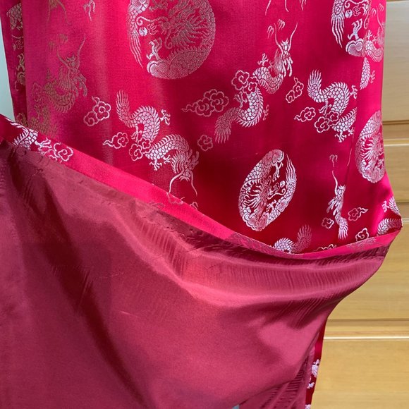 Red Silk Sleeveless Cheongsam Qipao Dress with Silver Dragon Jacquard Pattern - Picture 6 of 14